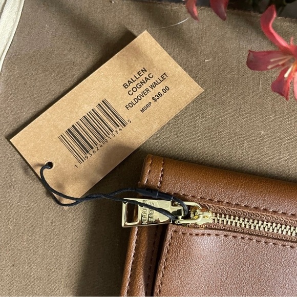 STEVE Madden Wallet 💕 -> Steve Madden Wallet 💕 - Picture 3 of 5